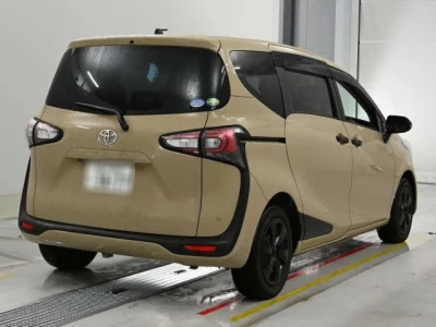 Toyota Sienta