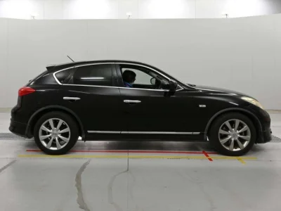 Nissan Skyline Crossover