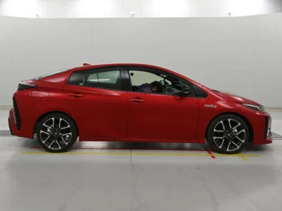 Toyota Prius PHV