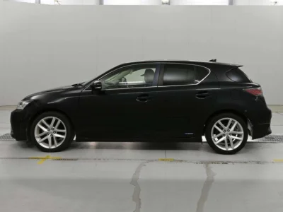 Lexus CT200h
