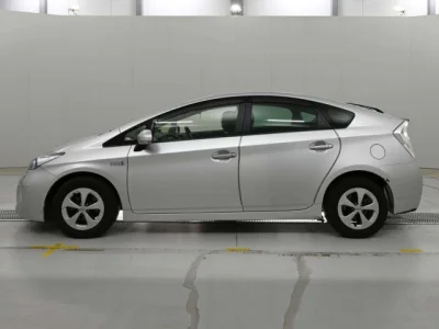 Toyota Prius PHV