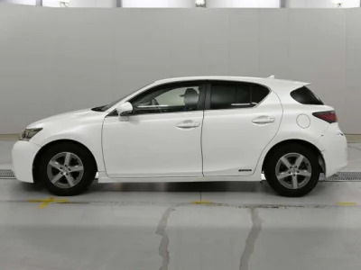 Lexus CT200h