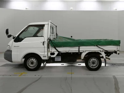 Nissan Vanette Truck