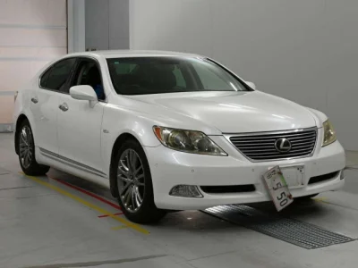 Lexus LS
