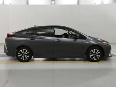 Toyota Prius PHV