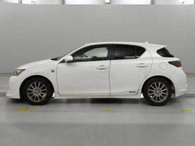 Lexus CT200h