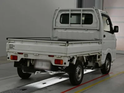 Nissan NT100 Clipper