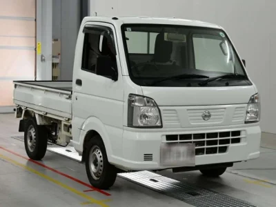 Nissan NT100 Clipper