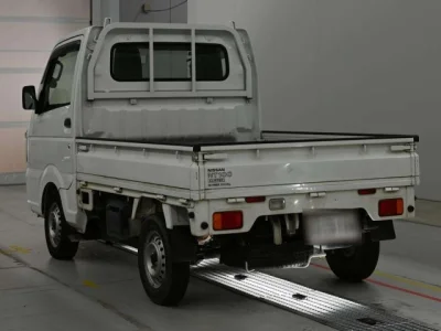 Nissan NT100 Clipper