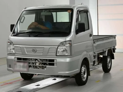 Nissan NT100 Clipper