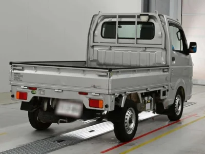 Nissan NT100 Clipper