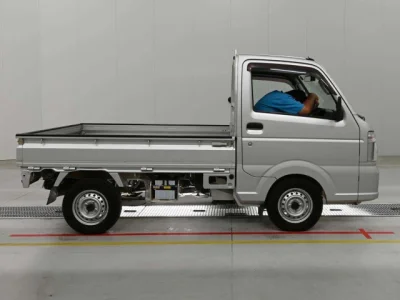 Nissan NT100 Clipper