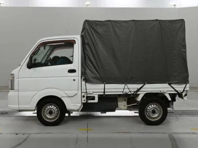 Nissan NT100 Clipper