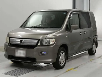 Honda Mobilio Spike