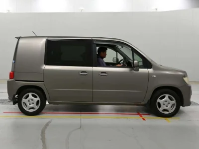 Honda Mobilio Spike