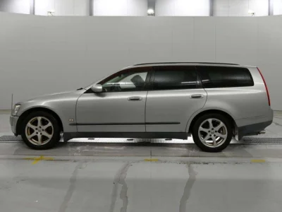 Nissan Stagea