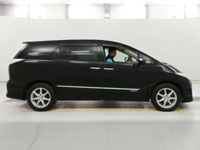 Toyota Estima Hybrid