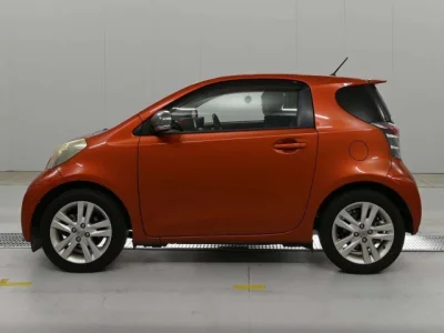 Toyota iQ