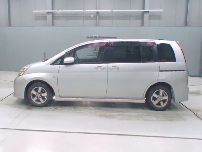 Toyota ISIS