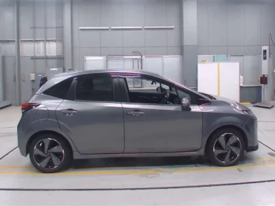 Nissan Aura