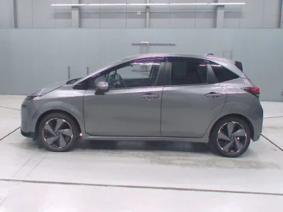 Nissan Aura