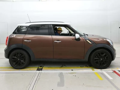 MINI Crossover