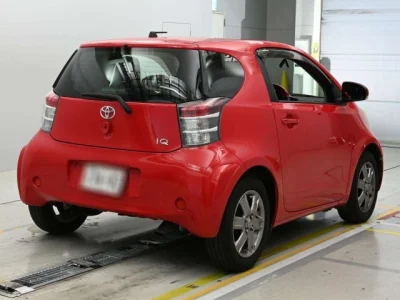 Toyota iQ