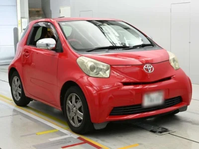 Toyota iQ