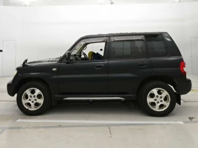 Mitsubishi Pajero iO