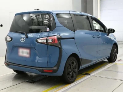 Toyota Sienta