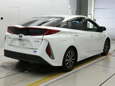 Toyota Prius PHV