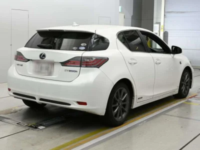 Lexus CT200h