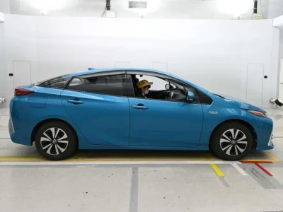 Toyota Prius PHV