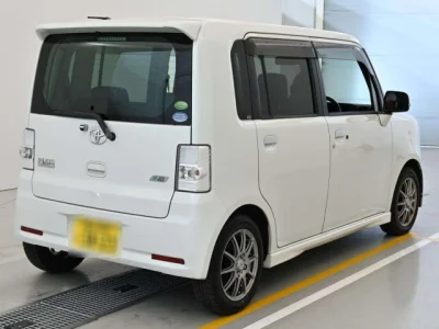 Toyota Pixis Space