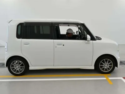 Toyota Pixis Space