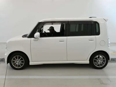 Toyota Pixis Space