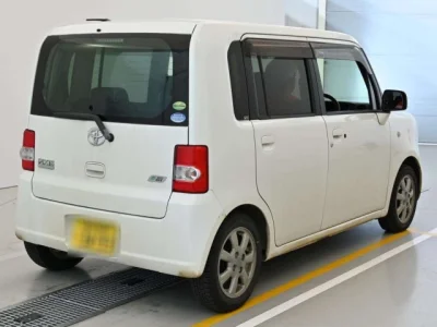 Toyota Pixis Space