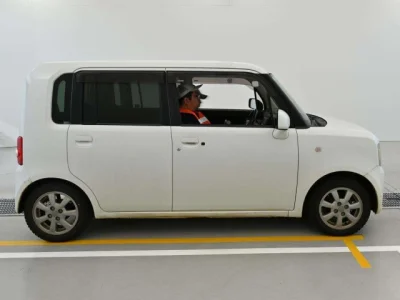 Toyota Pixis Space