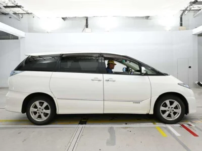 Toyota Estima Hybrid