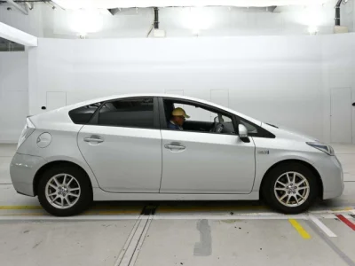 Toyota Prius PHV