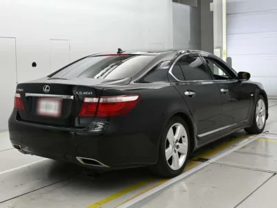 Lexus LS