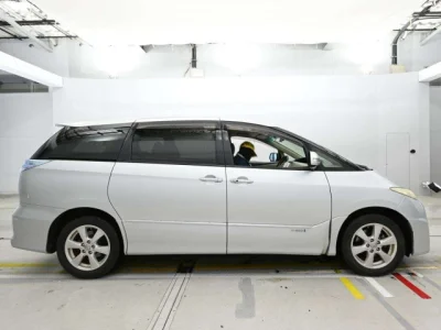 Toyota Estima Hybrid