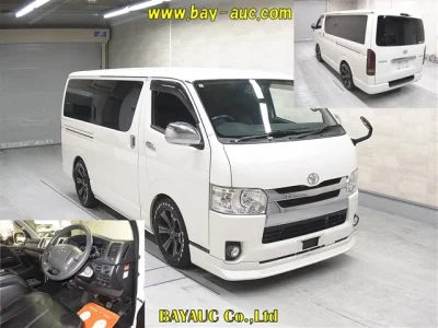Toyota HiAce Van