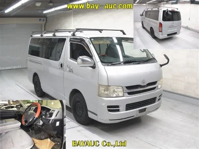 Toyota HiAce Van
