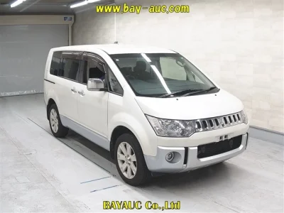 Mitsubishi DELICA D5