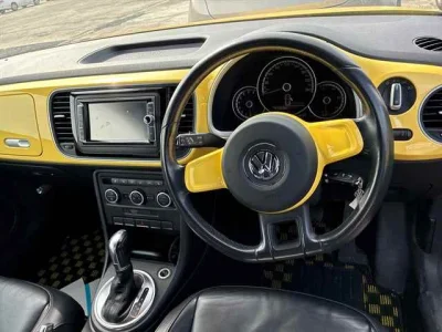 Volkswagen BEETLE