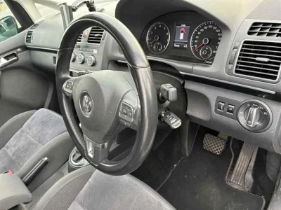 Volkswagen GOLF TOURAN