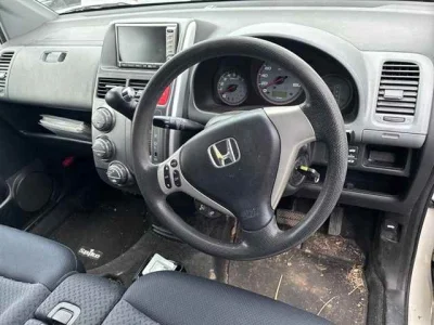 Honda Mobilio Spike