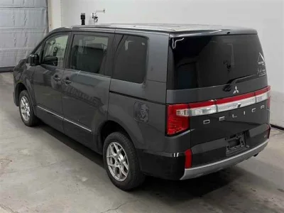 Mitsubishi DELICA D5