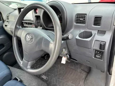 Toyota Pixis Van